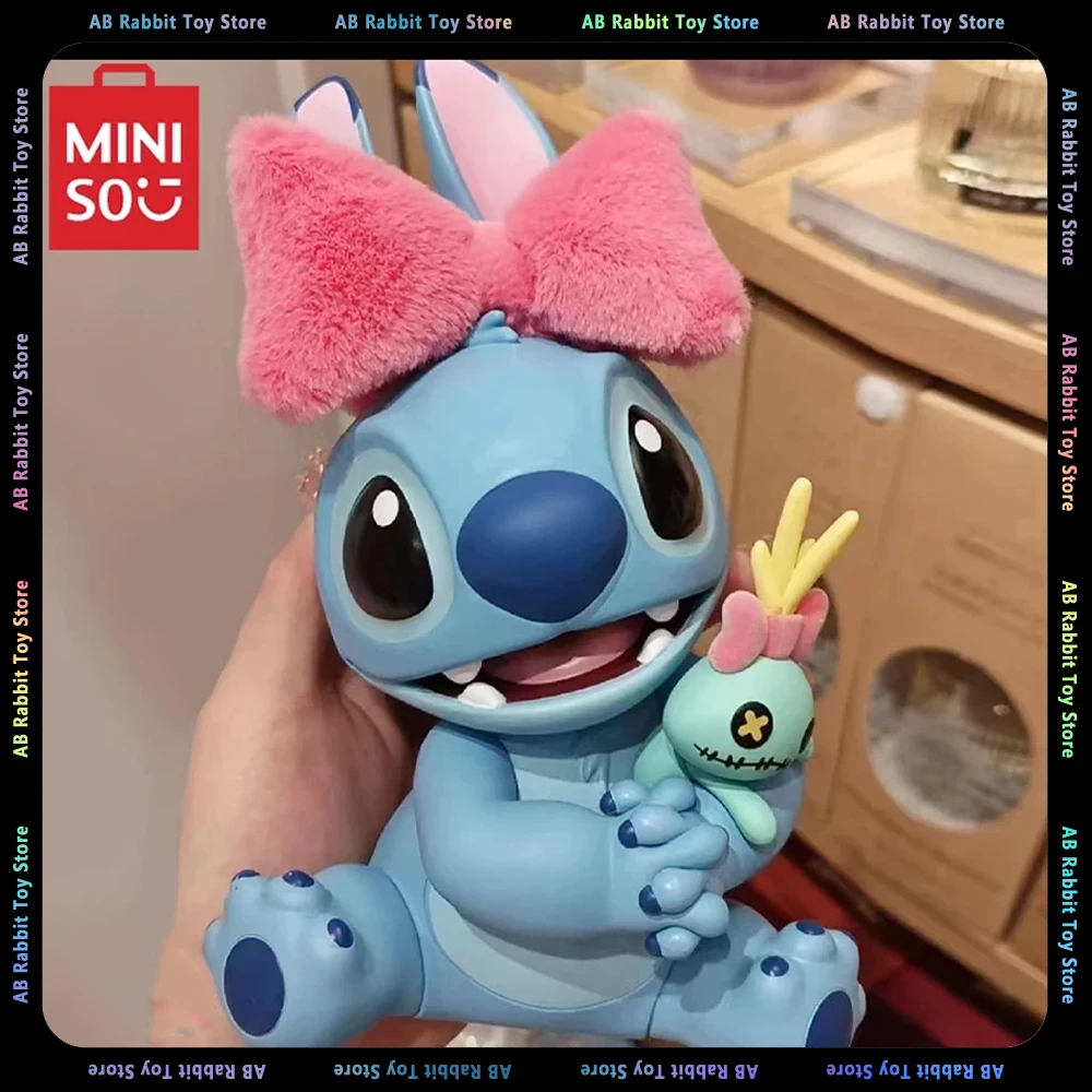 18 см MINISO, оригинальная аниме-фигурка Disney Lilo & Stitch, Милое Обнимающее украшение, Декор, Детская игрушка, Периферийный подарок на День Рождения